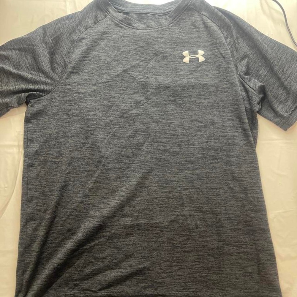 Under Armor Gray Tee Youth XL